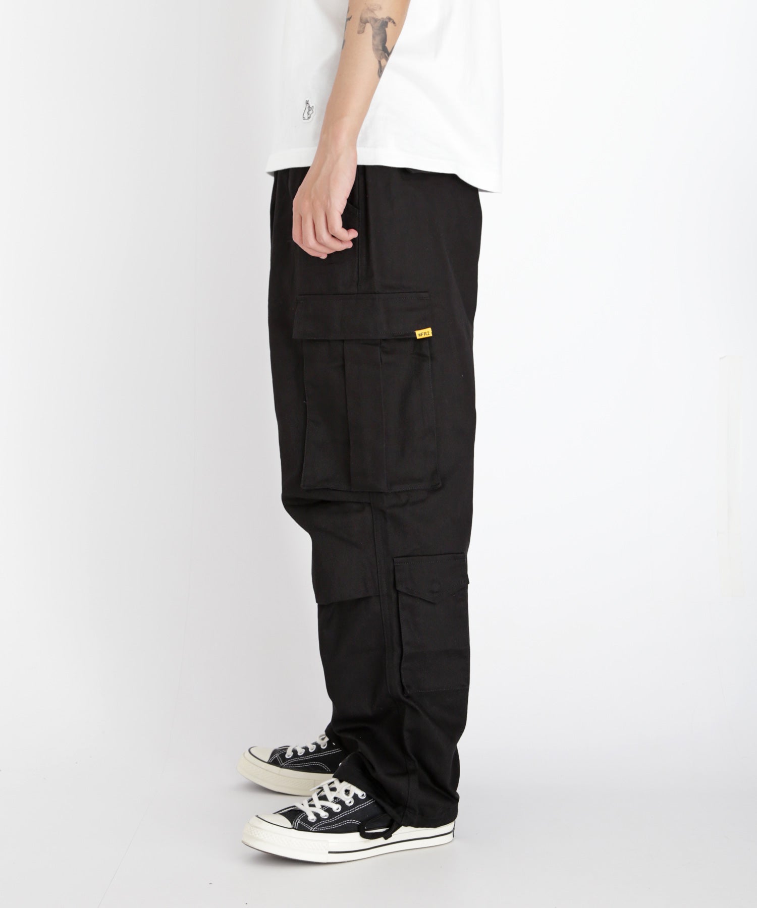 Wide Cargo Pants – #FR2